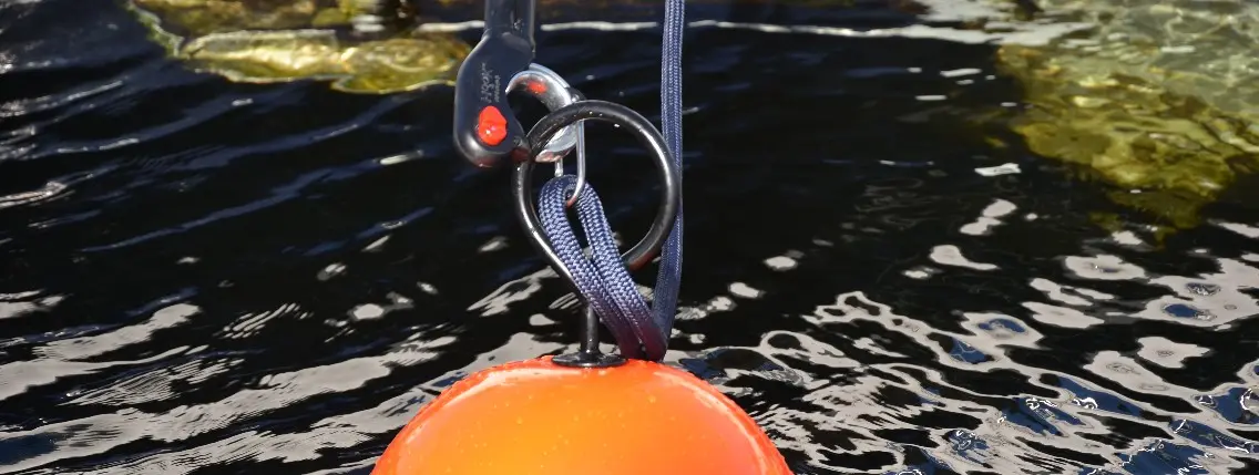 Hook & Moor, boat hook with rope through ring system - F&B Yachting